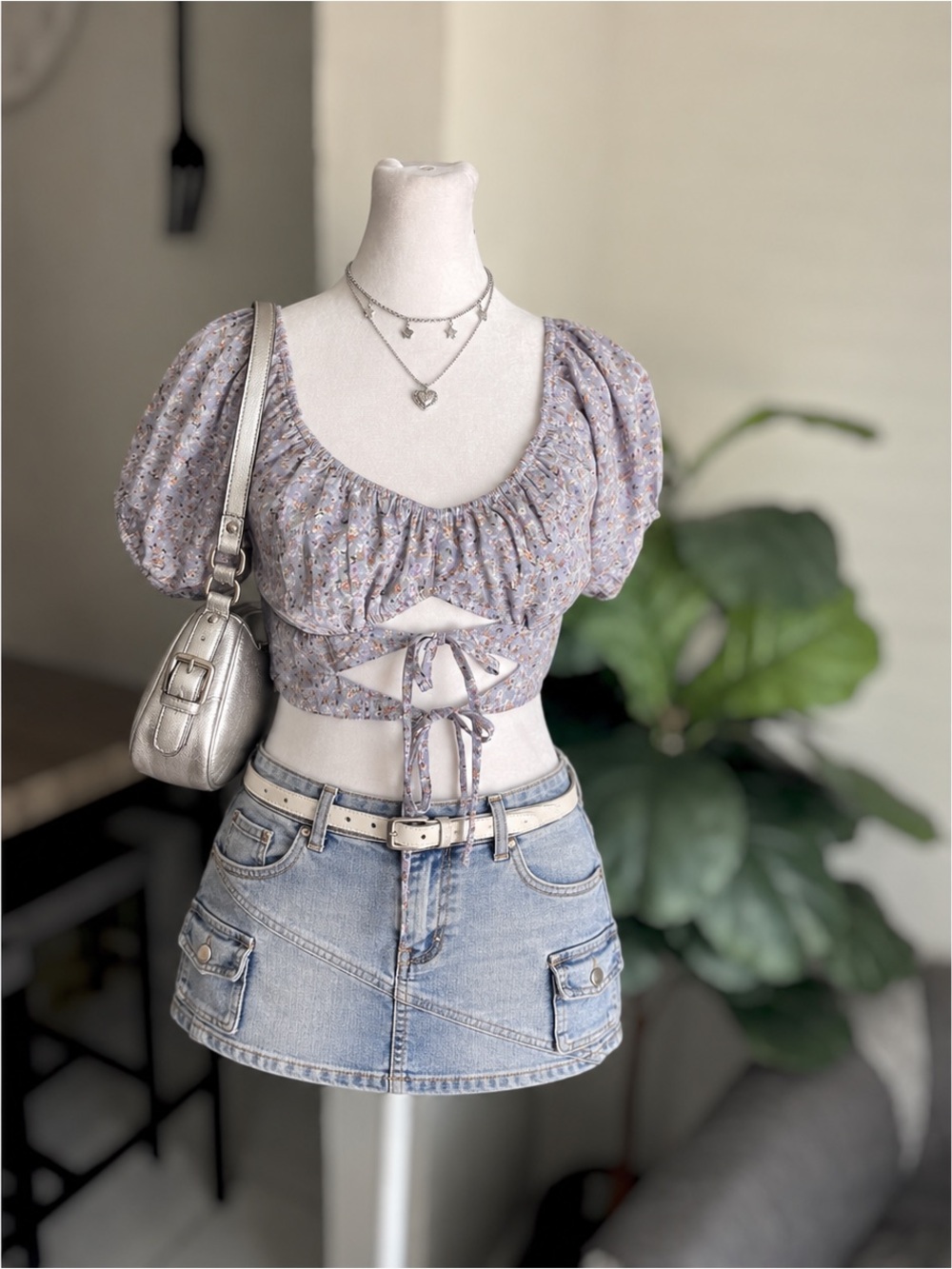 Love & Fashion Size M Floral Ruched Tie Front Puff Sleeve Crop Top